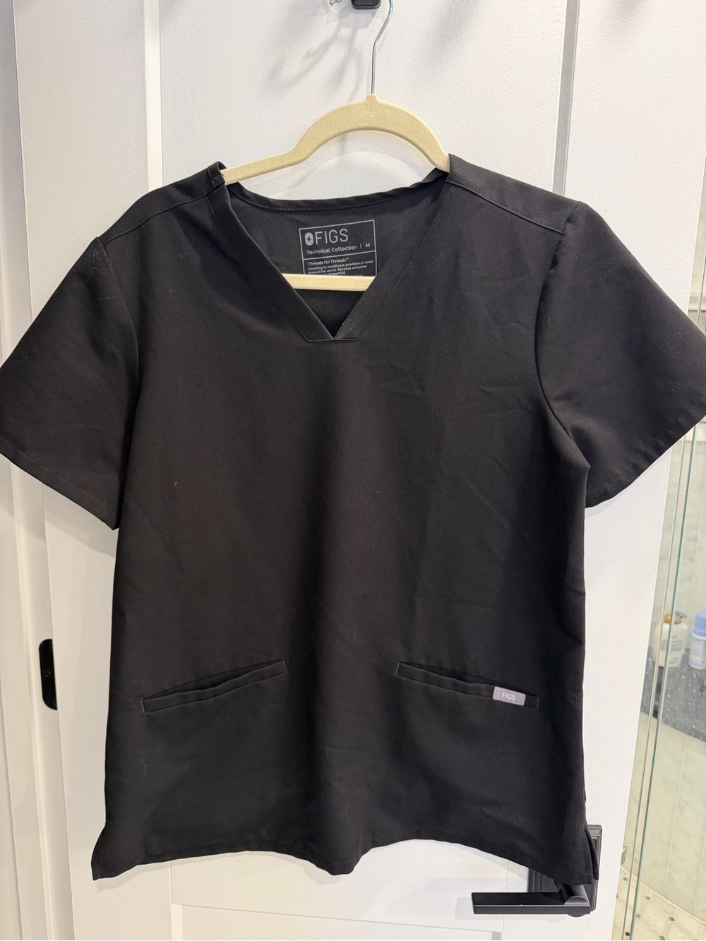 Figs Women’s Black Casma Three PocketScrub Top